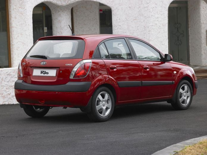 2005 Kia Rio Hatchback 5D - фотография 28 из 50
