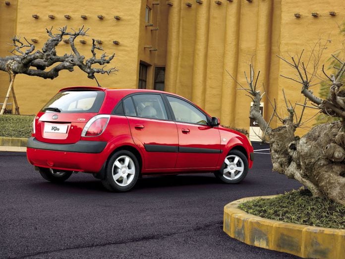 2005 Kia Rio Hatchback 5D - фотография 30 из 50