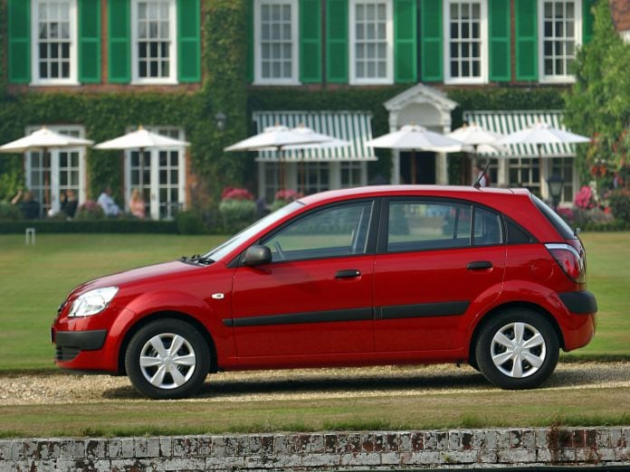 2005 Kia Rio Hatchback 5D - фотография 32 из 50