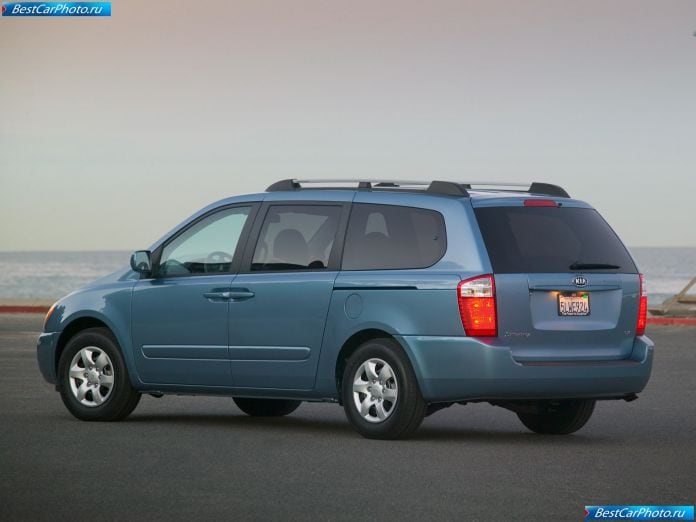 2006 Kia Sedona - фотография 13 из 67
