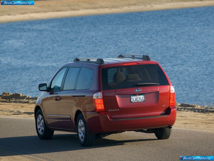 2006 Kia Sedona - фотография 15 из 67