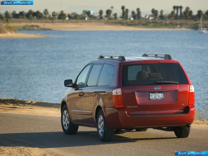 2006 Kia Sedona - фотография 16 из 67