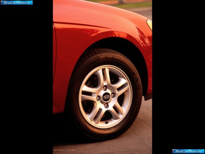 2006 Kia Spectra - фотография 18 из 18