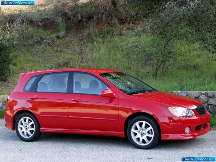 2006 Kia Spectra5 - фотография 4 из 42