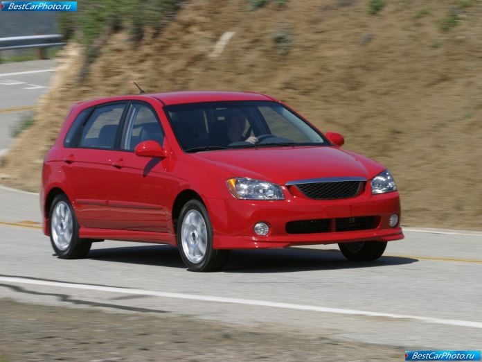 2006 Kia Spectra5 - фотография 9 из 42