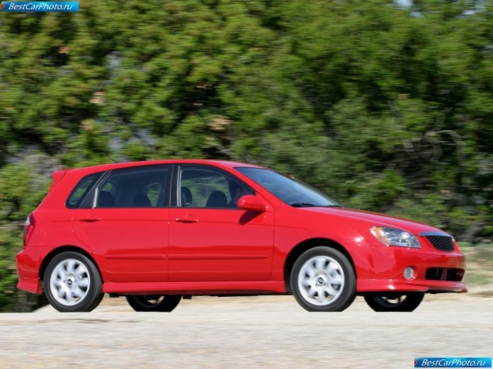 2006 Kia Spectra5 - фотография 11 из 42