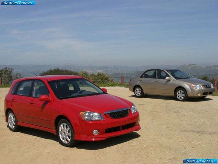 2006 Kia Spectra5 - фотография 12 из 42