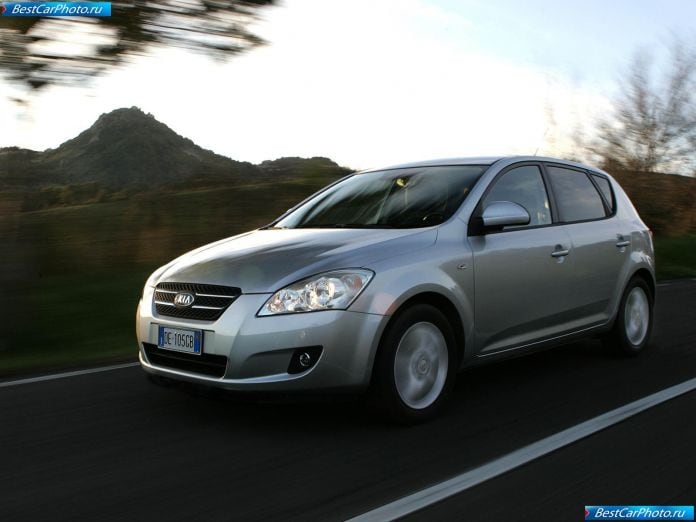2007 Kia Cee-d - фотография 1 из 48