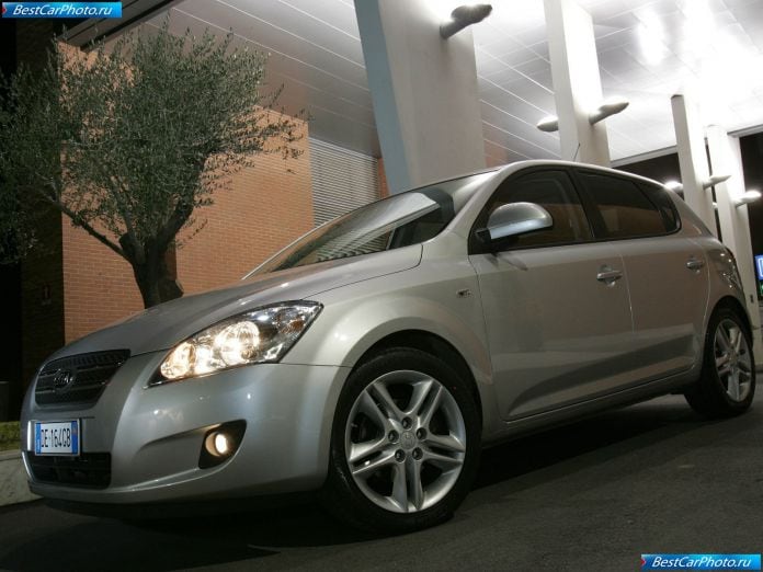 2007 Kia Cee-d - фотография 4 из 48