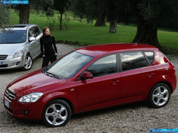 2007 Kia Cee-d - фотография 12 из 48