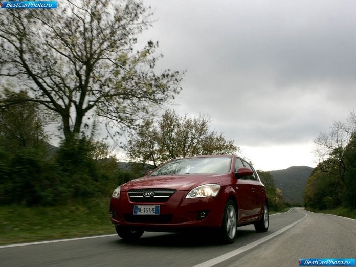 2007 Kia Cee-d - фотография 14 из 48