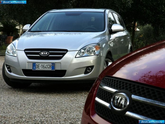 2007 Kia Cee-d - фотография 18 из 48
