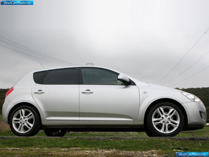 2007 Kia Cee-d - фотография 20 из 48