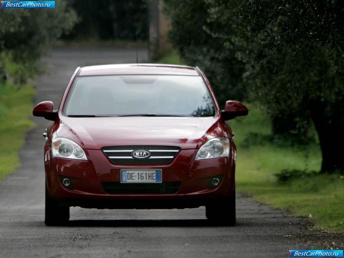 2007 Kia Cee-d - фотография 22 из 48