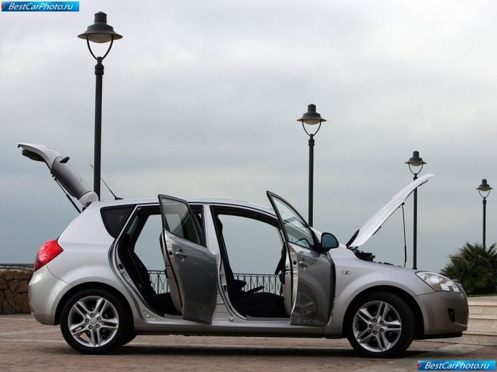 2007 Kia Cee-d - фотография 25 из 48