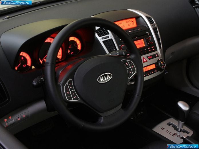2007 Kia Cee-d - фотография 27 из 48