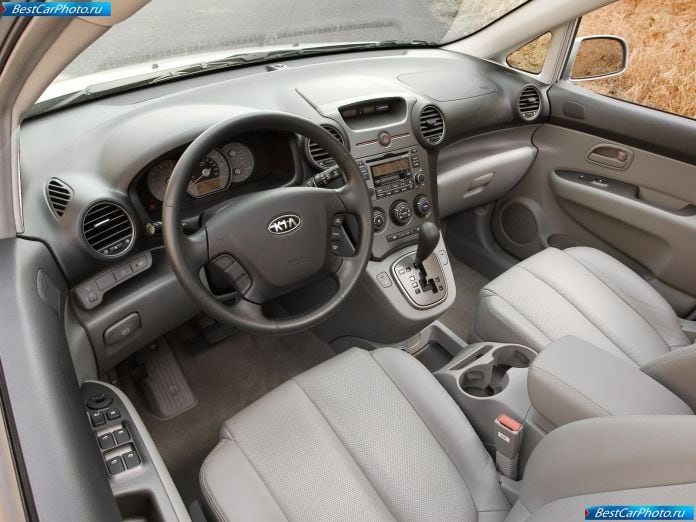 2007 Kia Rondo - фотография 10 из 16