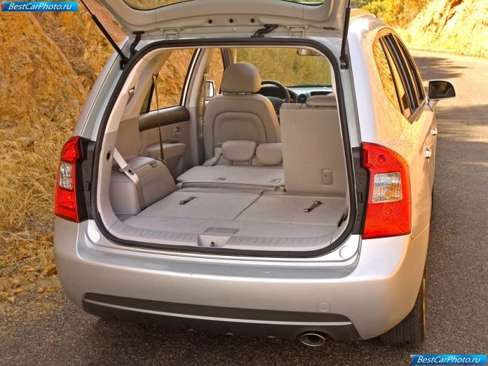 2007 Kia Rondo - фотография 13 из 16