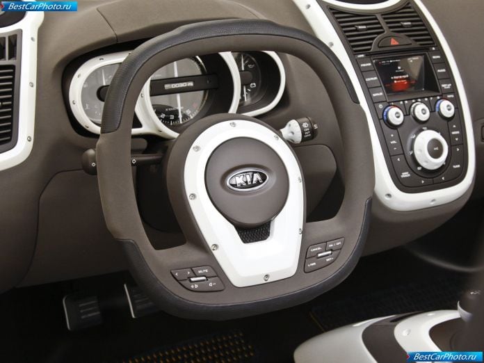2009 Kia Soulster Concept - фотография 9 из 11