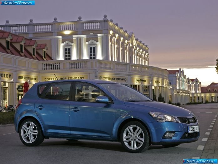 2010 Kia Ceed - фотография 2 из 59