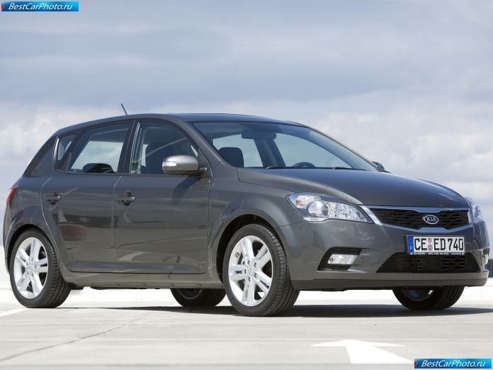 2010 Kia Ceed - фотография 17 из 59