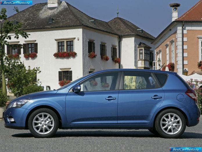 2010 Kia Ceed - фотография 22 из 59