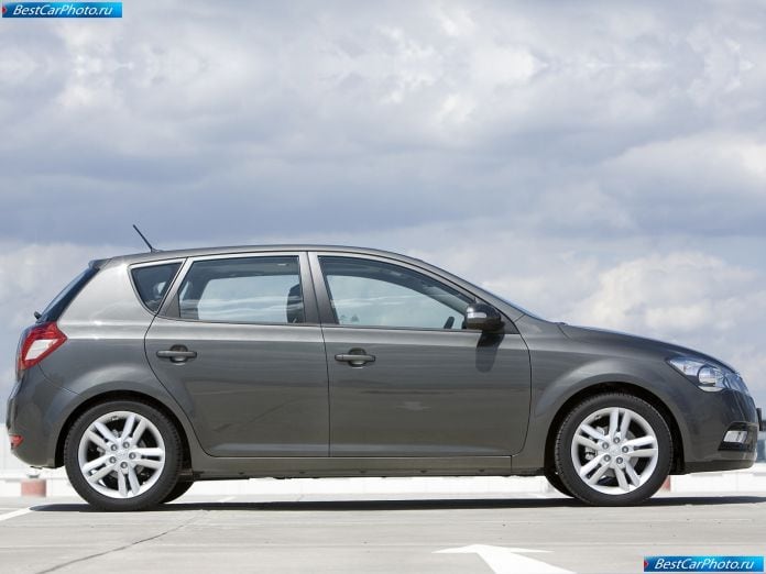 2010 Kia Ceed - фотография 27 из 59