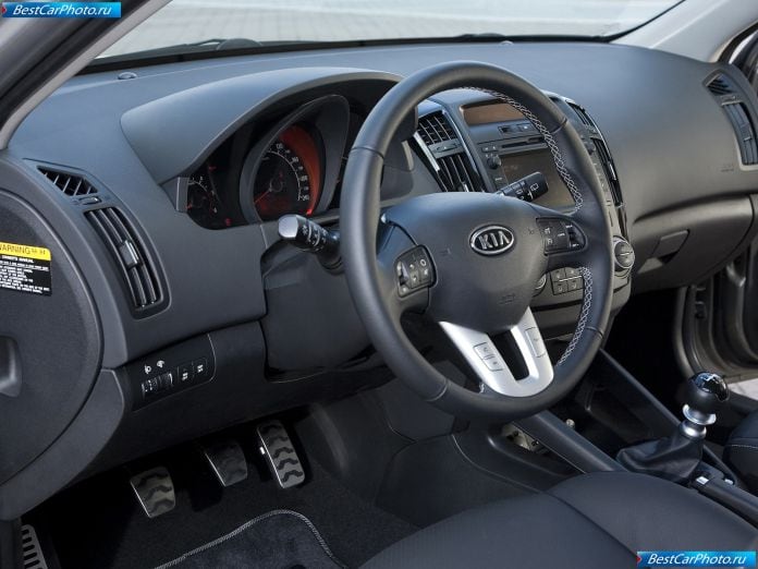 2010 Kia Ceed Sw - фотография 34 из 54