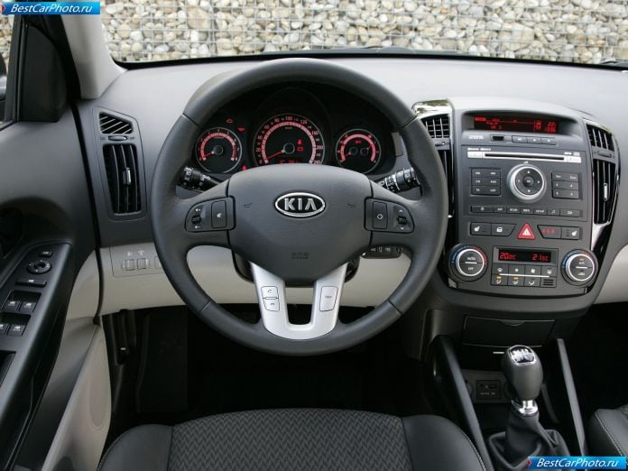 2010 Kia Ceed Sw - фотография 35 из 54