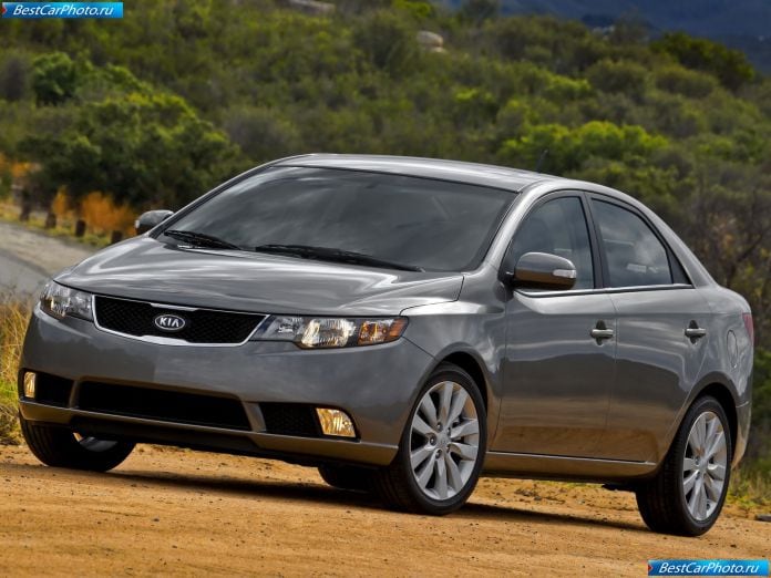 2010 Kia Cerato/Forte - фотография 1 из 37