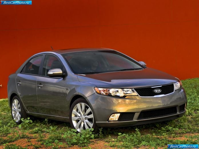 2010 Kia Cerato/Forte - фотография 12 из 37