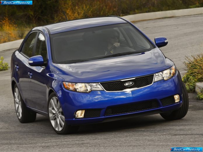 2010 Kia Cerato/Forte - фотография 17 из 37