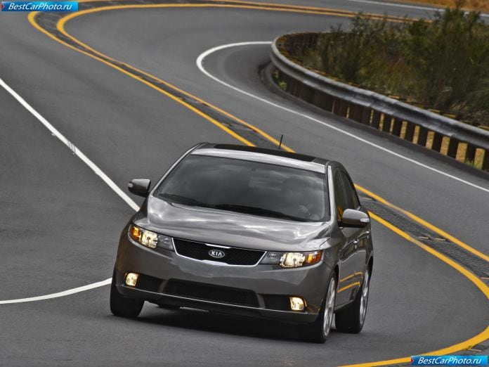 2010 Kia Cerato/Forte - фотография 19 из 37