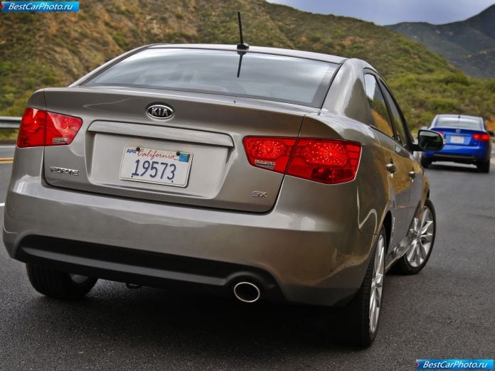 2010 Kia Cerato/Forte - фотография 21 из 37
