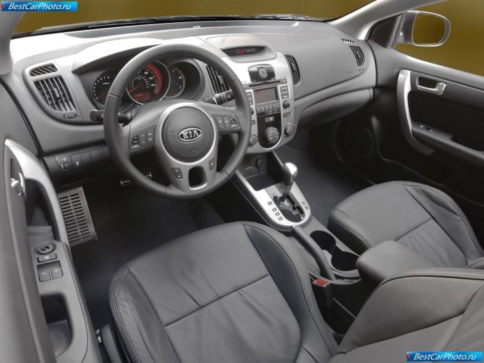 2010 Kia Cerato/Forte Koup - фотография 19 из 57