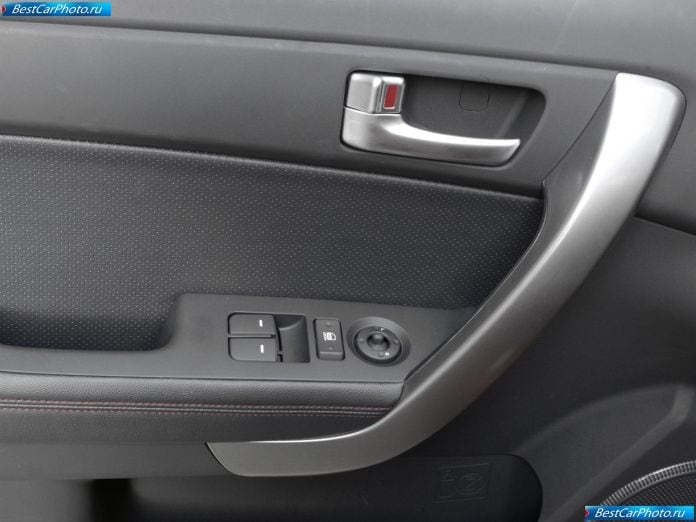 2010 Kia Cerato/Forte Koup - фотография 31 из 57