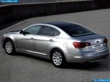 kia_2011-cadenza_1600x1200_009.jpg