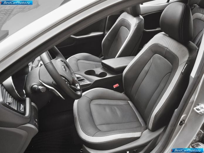 2011 Kia Optima - фотография 12 из 15