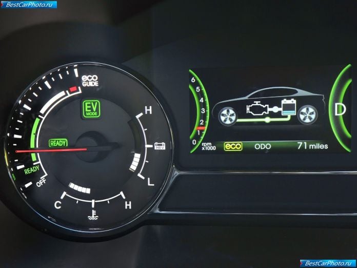 2011 Kia Optima Hybrid - фотография 33 из 45