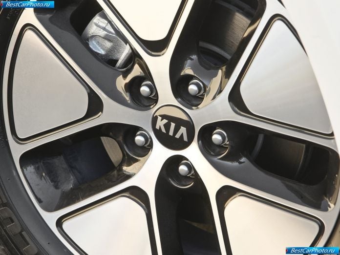 2011 Kia Optima Hybrid - фотография 39 из 45