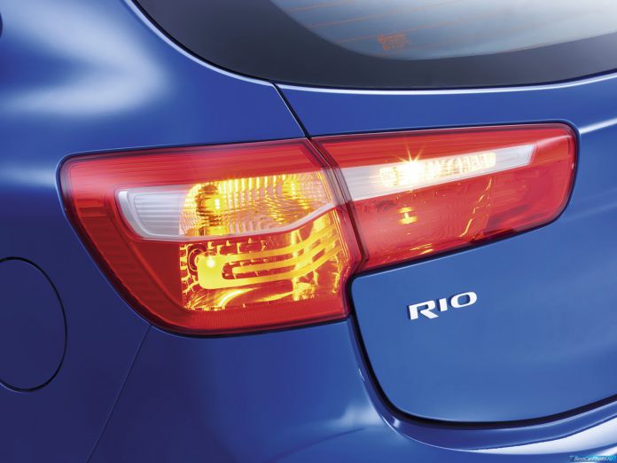 2011 Kia Rio Hatchback - фотография 13 из 14