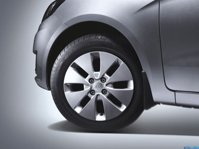 2011 Kia Rio Hatchback - фотография 14 из 14