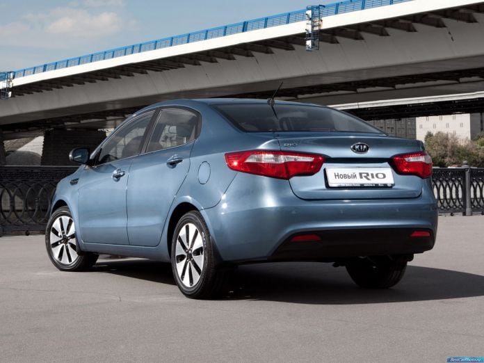 2011 Kia Rio Sedan - фотография 12 из 30