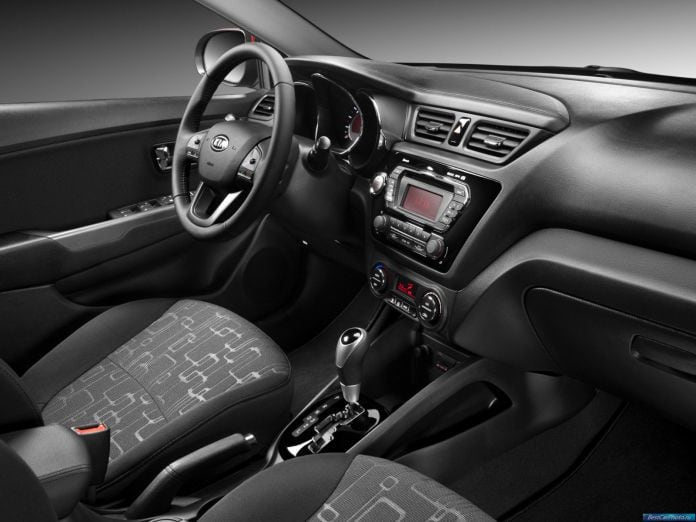 2011 Kia Rio Sedan - фотография 25 из 30