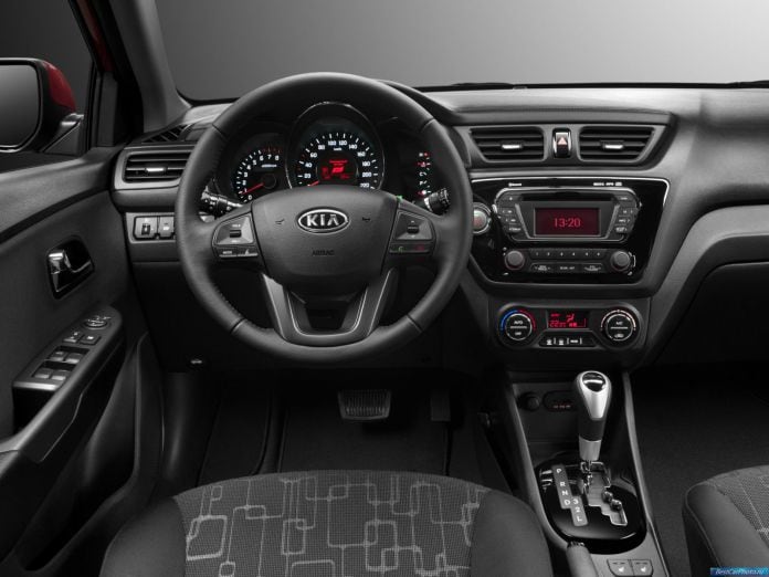2011 Kia Rio Sedan - фотография 26 из 30