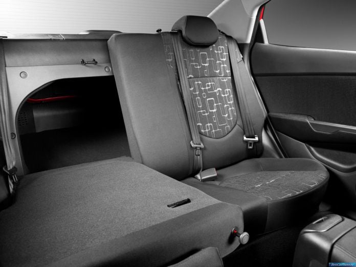 2011 Kia Rio Sedan - фотография 28 из 30