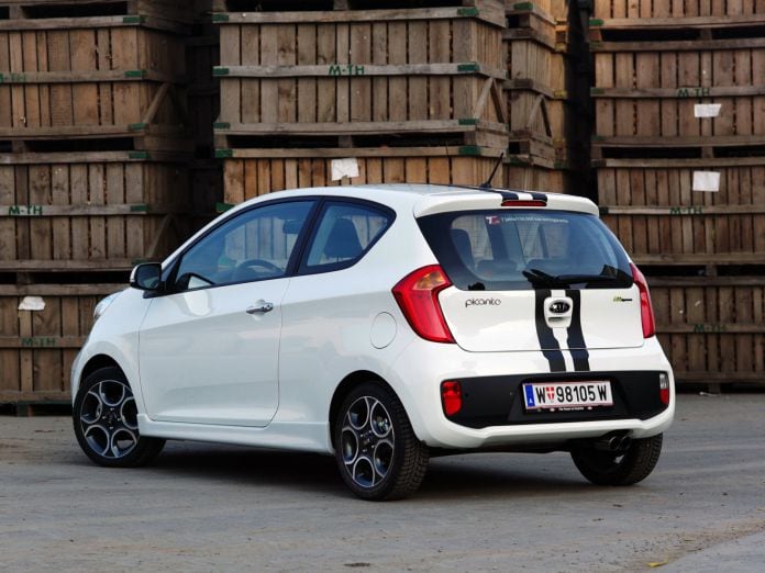 2011 Kia Picanto Hatchback 3D - фотография 17 из 27