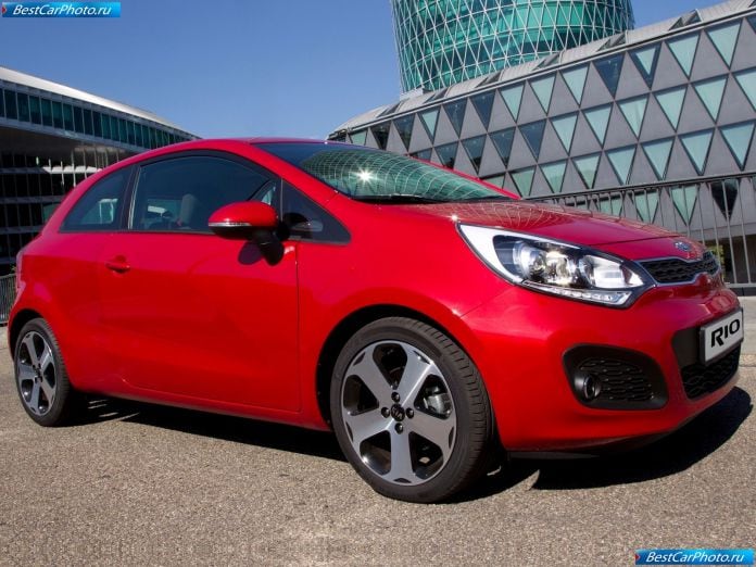 2012 Kia Rio 3-door - фотография 5 из 16