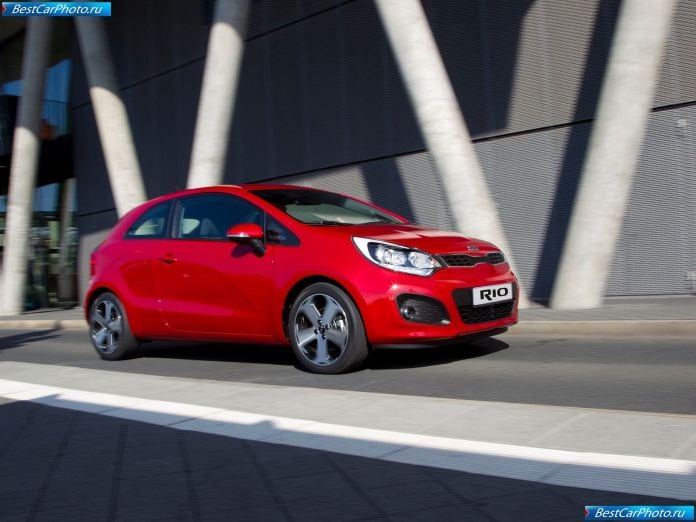 2012 Kia Rio 3-door - фотография 6 из 16
