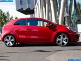 kia_2012-rio_3-door_1600x1200_008.jpg